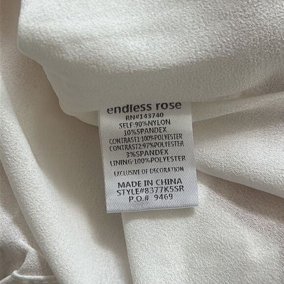 Endless Rose Crochet Lace Mini Skirt Size Medium - Picture 8 of 9